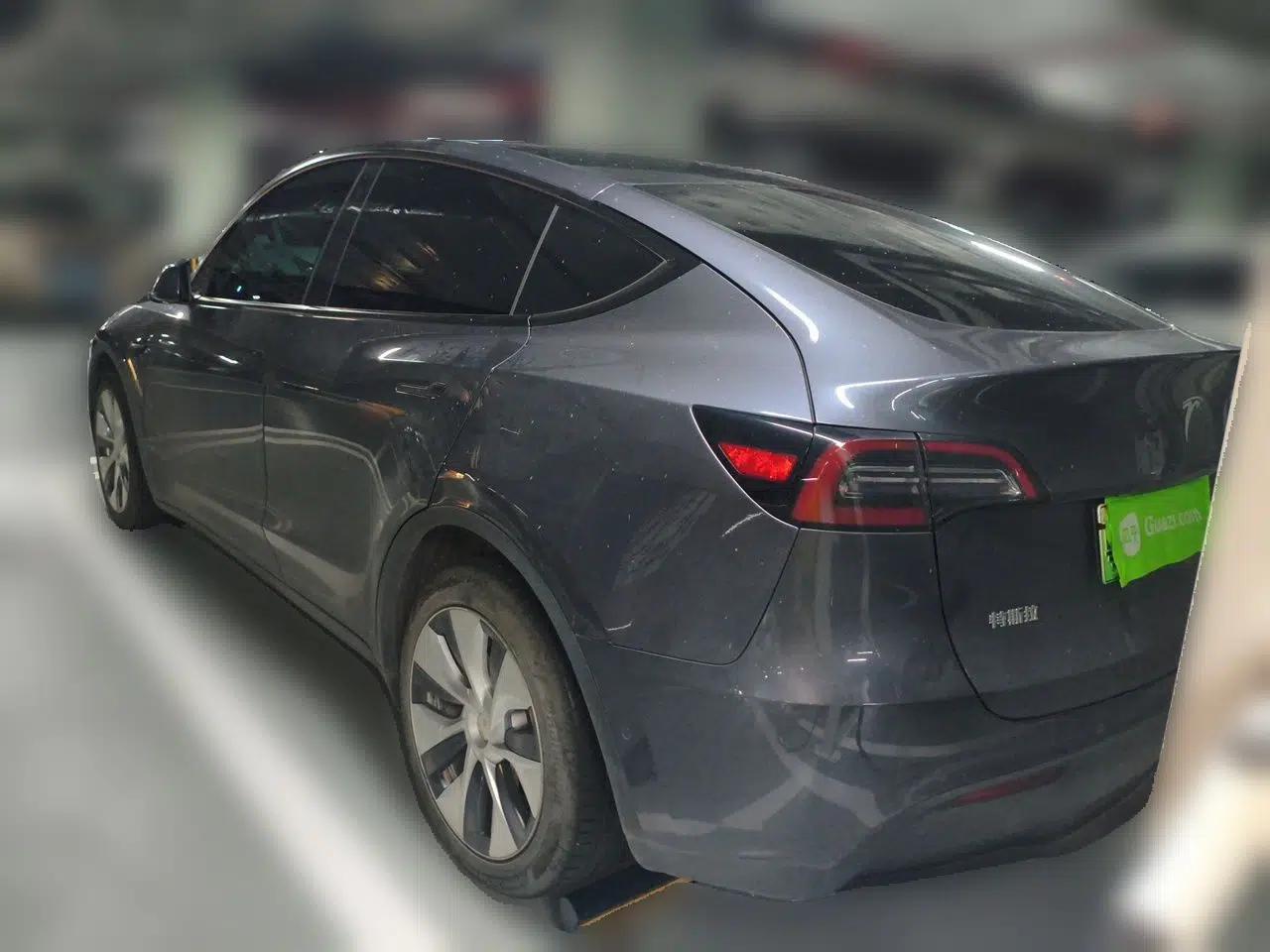 Tesla Model Y 2021 Long-Range All-Wheel-Drive Version 3D7 — миниатюра 4
