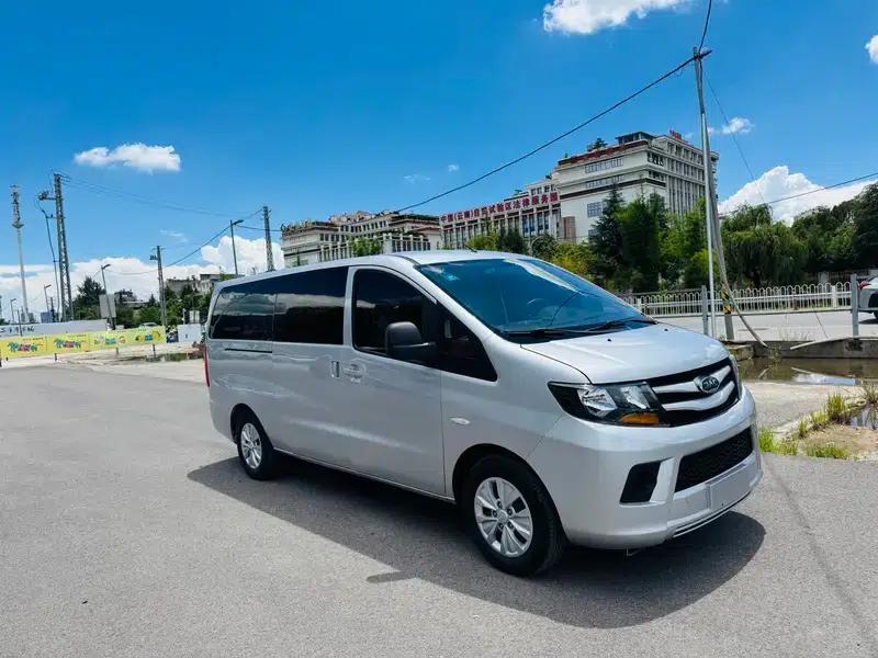 Refine M3 2019 PLUS 1.8L 7-seater Elite Edition — миниатюра 3