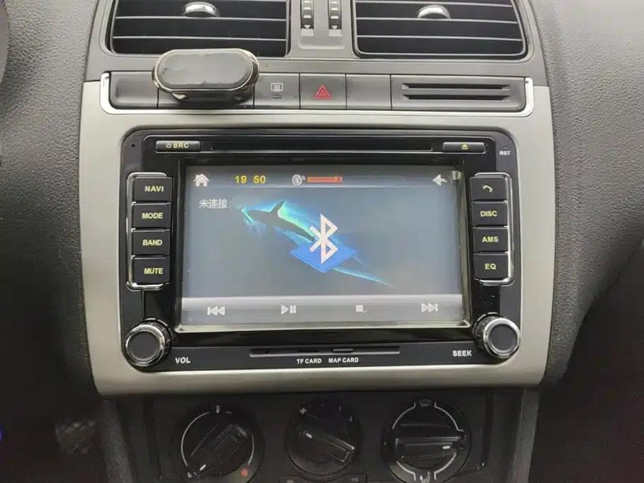 2014 Polo 1.4L Manual Fashion Edition — миниатюра 13