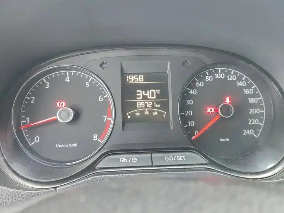 2014 Polo 1.4L Manual Fashion Edition — миниатюра 14