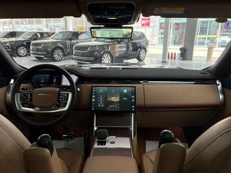 Range Rover 2024 3.0 L6 400PS Grand Long Wheelbase 7-Seater — миниатюра 9