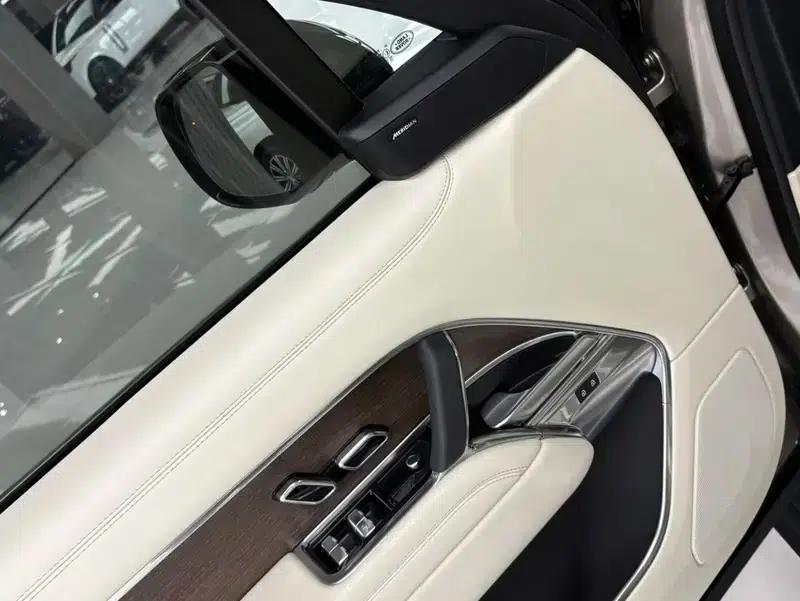 Range Rover 2025 3.0 L6 400PS Grand Long Wheelbase — миниатюра 6