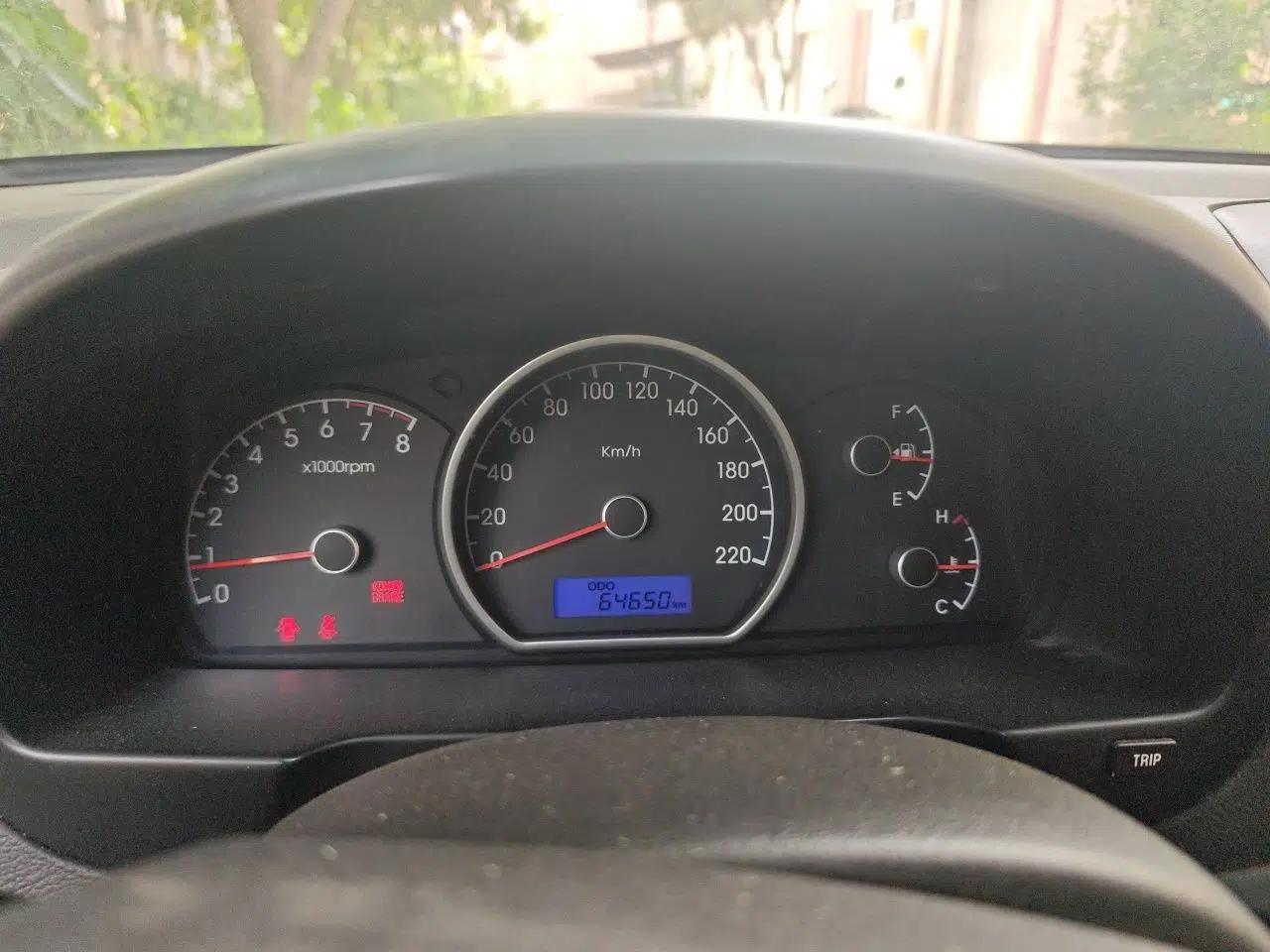 Hyundai Celesta 2016 1.6L Manual Joy Edition — миниатюра 11