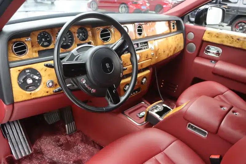 2006 Phantom 6.7L Extended Wheelbase (EWB) — миниатюра 23