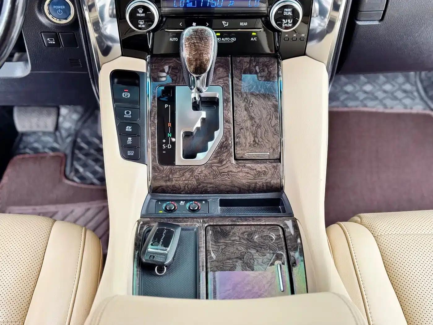 2021 Alphard Hybrid 2.5L Premium Edition — миниатюра 15