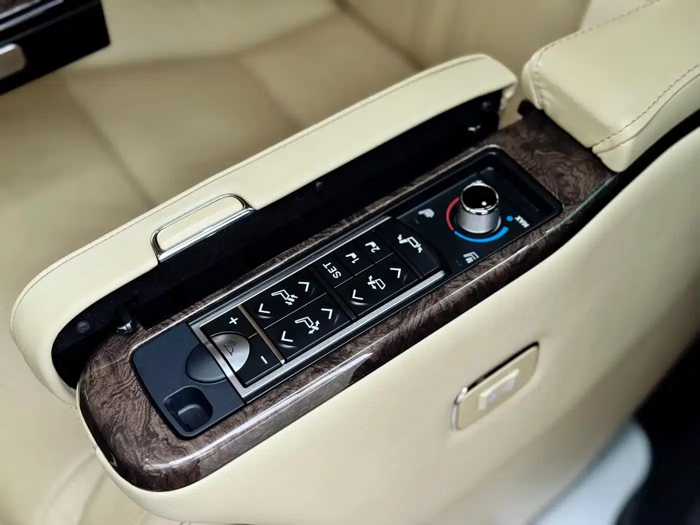 2021 Alphard Hybrid 2.5L Premium Edition — миниатюра 18
