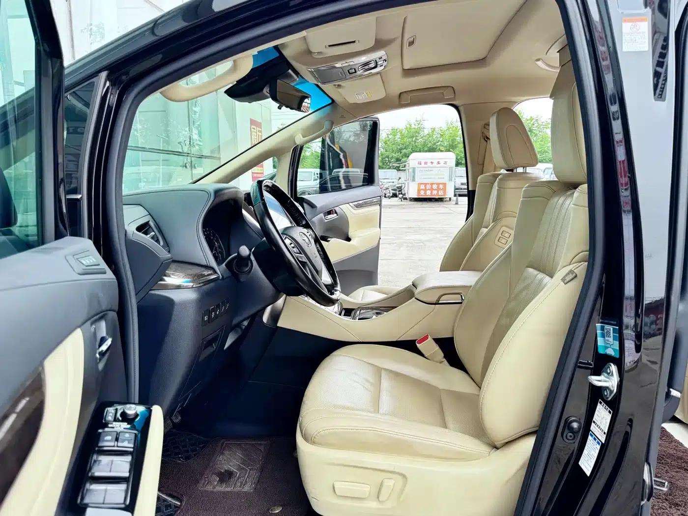 2021 Alphard Hybrid 2.5L Premium Edition — миниатюра 19