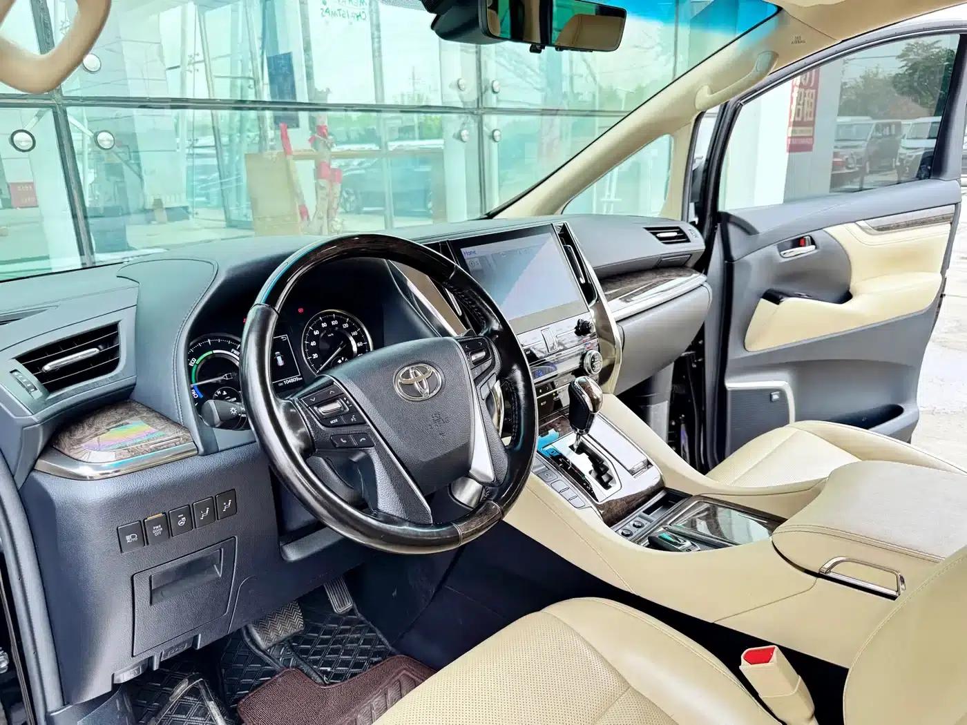 2021 Alphard Hybrid 2.5L Premium Edition — миниатюра 10
