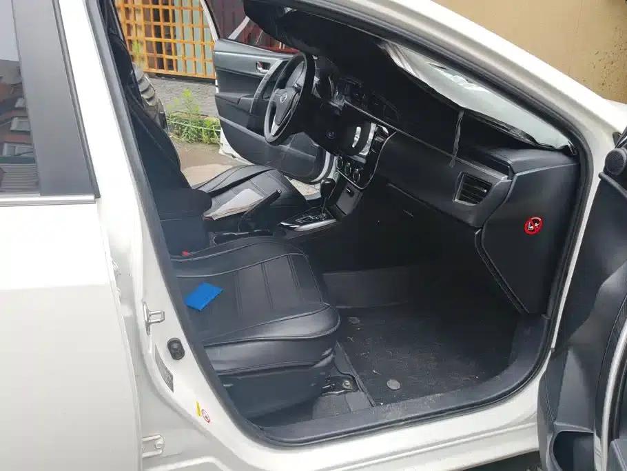 2014 Corolla 1.6L CVT GL-i — миниатюра 8
