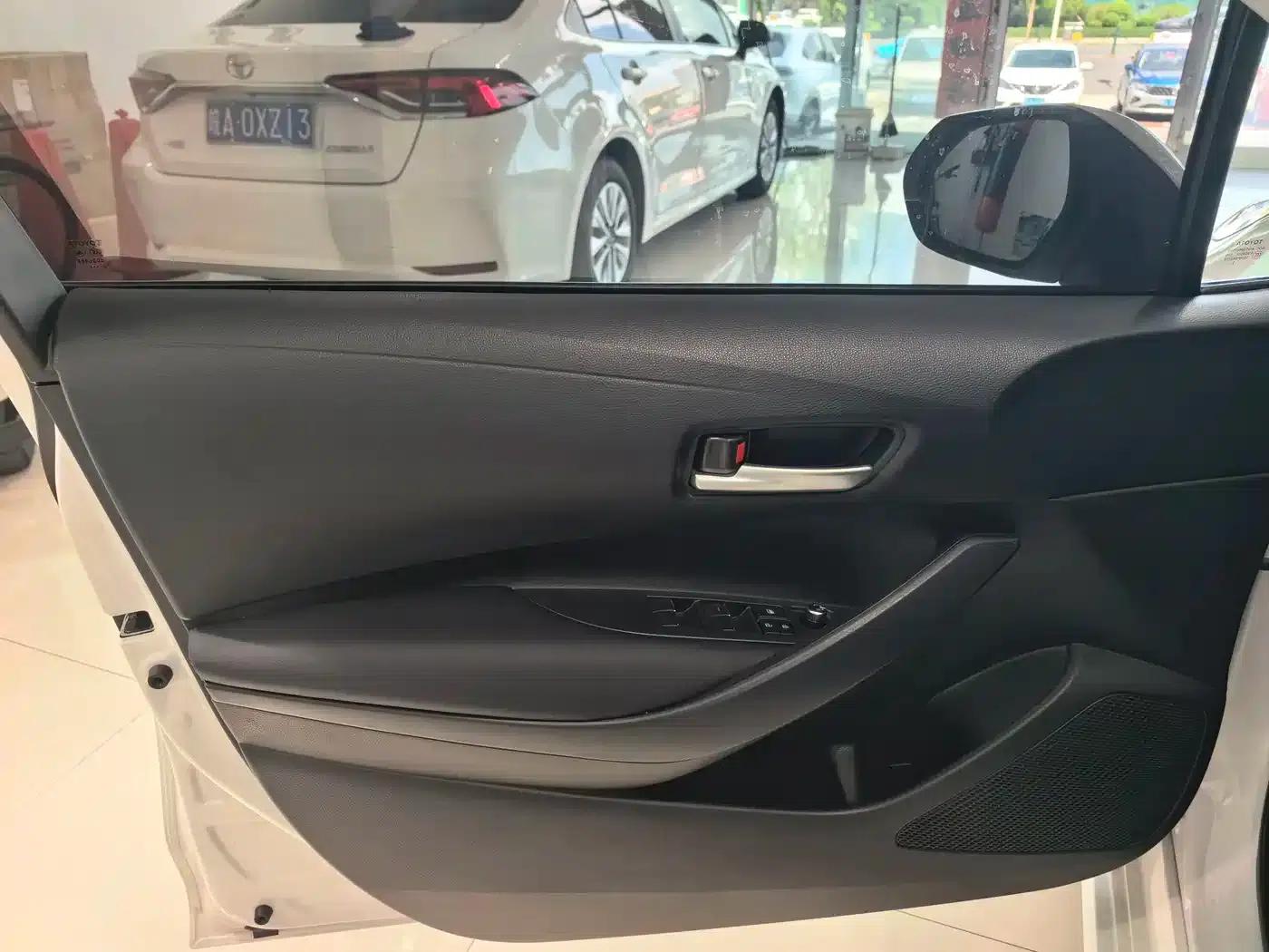 2023 Toyota Corolla 1.2T Elite Edition — миниатюра 5