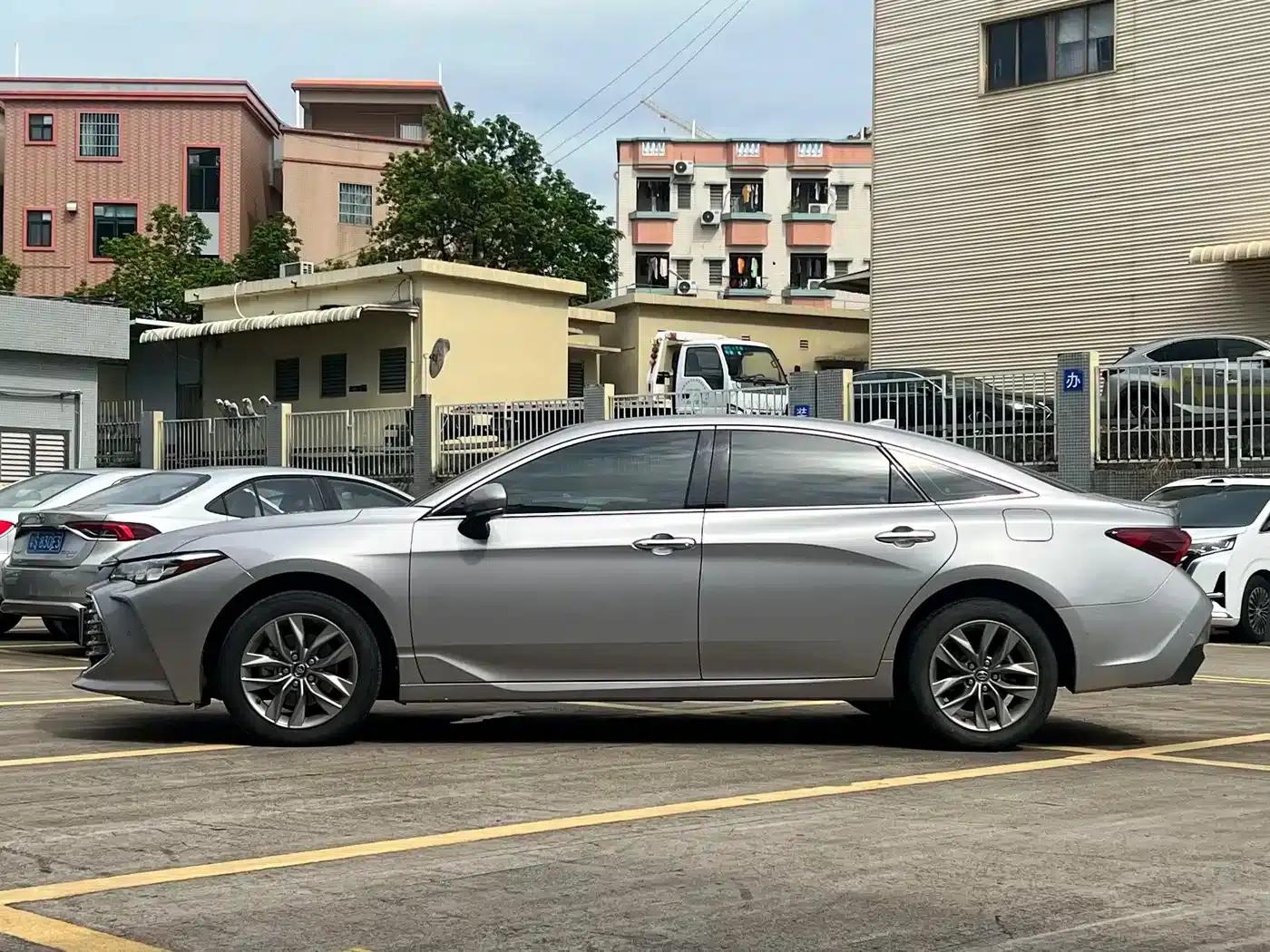 2021 Toyota Avalon 2.5L Luxury Edition — миниатюра 4