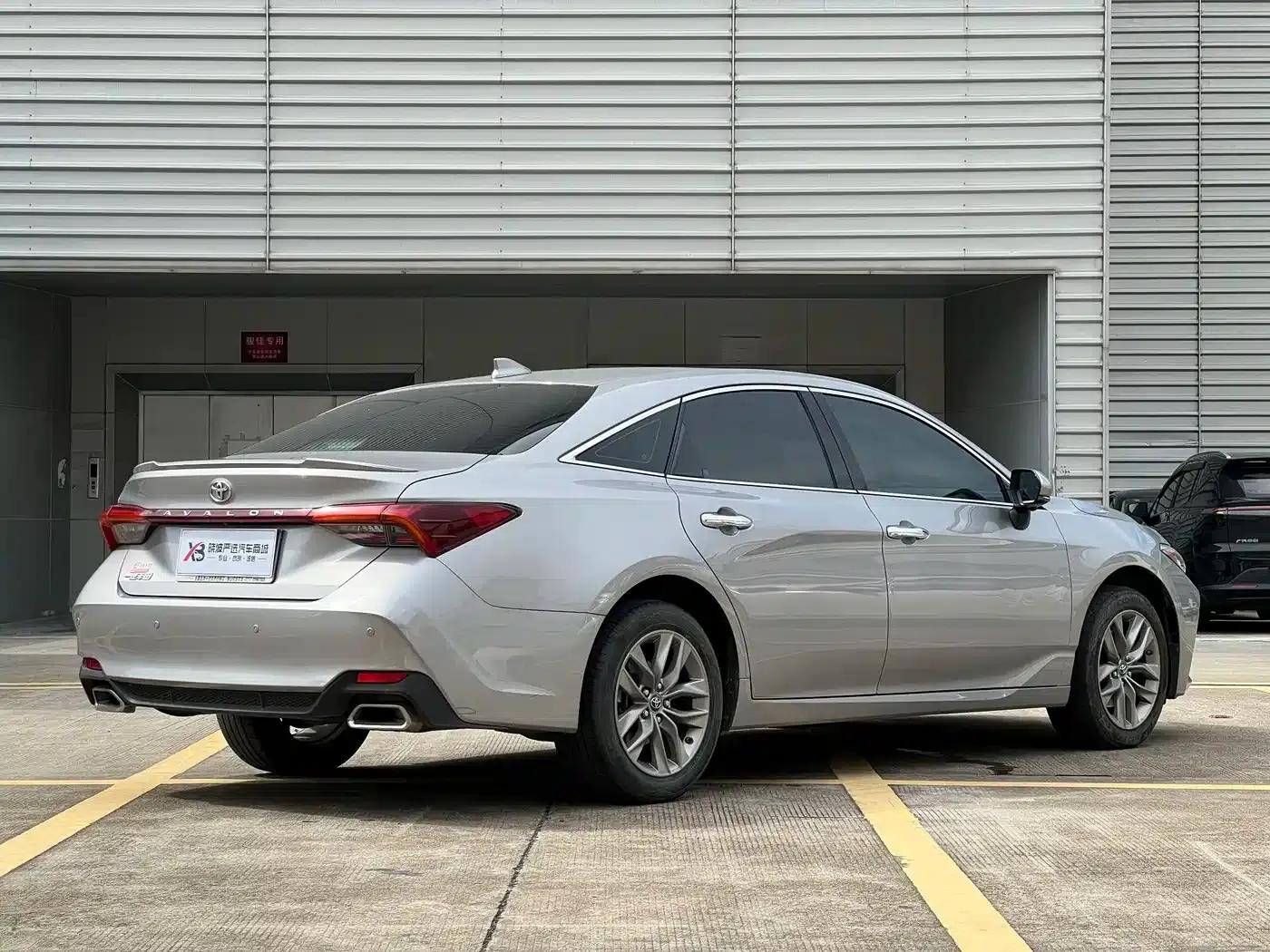2021 Toyota Avalon 2.5L Luxury Edition — миниатюра 7