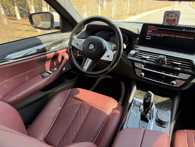 BMW 5 Series 2022 Second Facelift 525Li M Sport Package — миниатюра 25