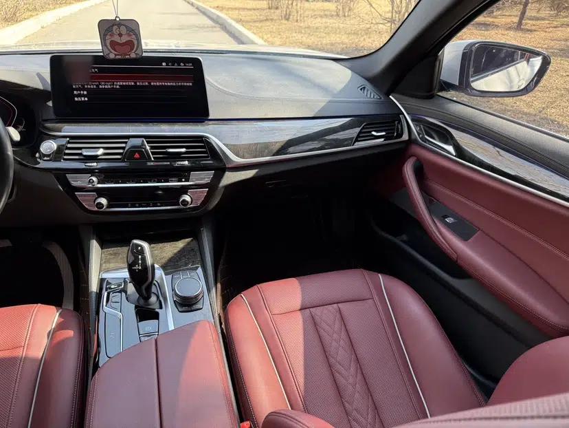 BMW 5 Series 2022 Second Facelift 525Li M Sport Package — миниатюра 26