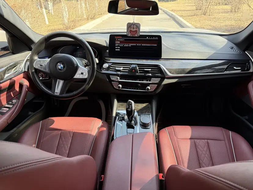 BMW 5 Series 2022 Second Facelift 525Li M Sport Package — миниатюра 30