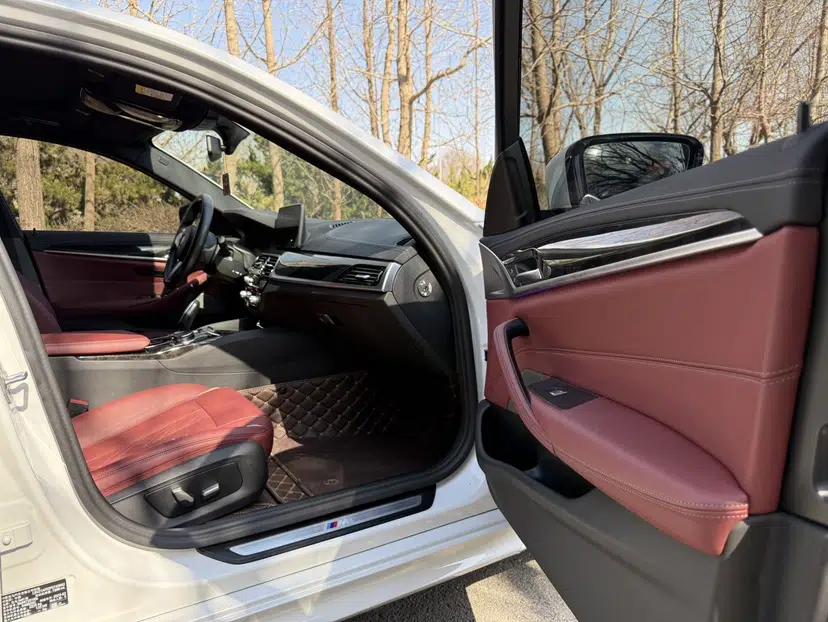 BMW 5 Series 2022 Second Facelift 525Li M Sport Package — миниатюра 31