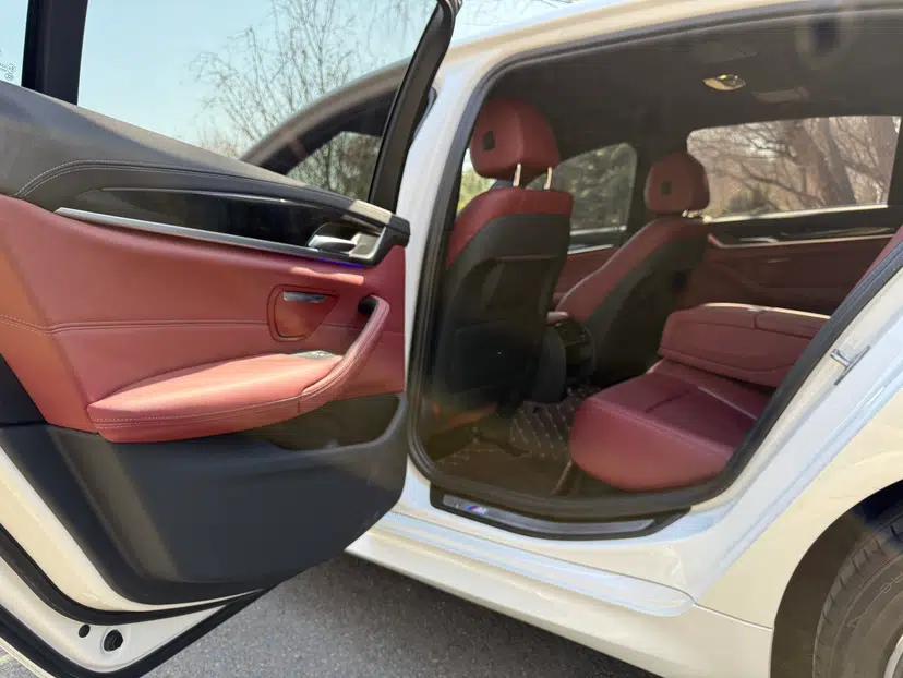 BMW 5 Series 2022 Second Facelift 525Li M Sport Package — миниатюра 32