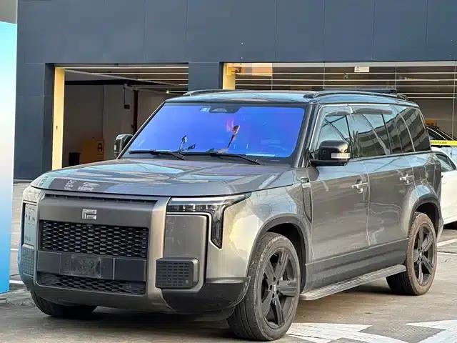 Extreme Stone 01 2023 Premium 6-Seater Edition