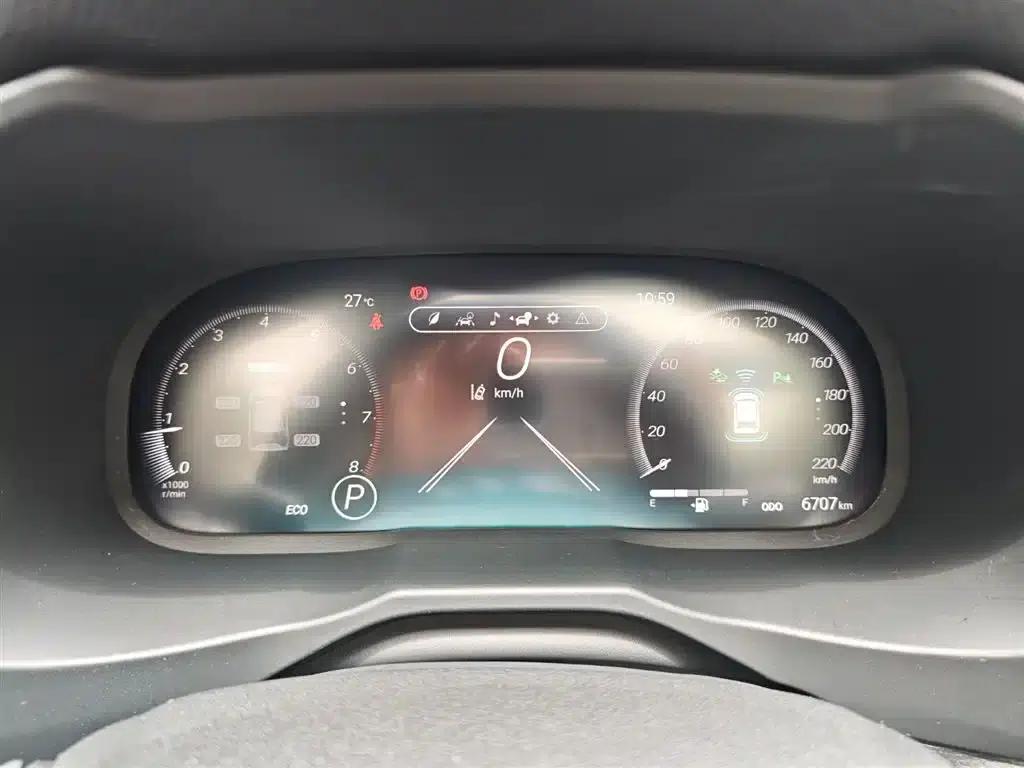 2022 Toyota RAV4 2.0L CVT 4WD Luxury PLUS Edition — миниатюра 14