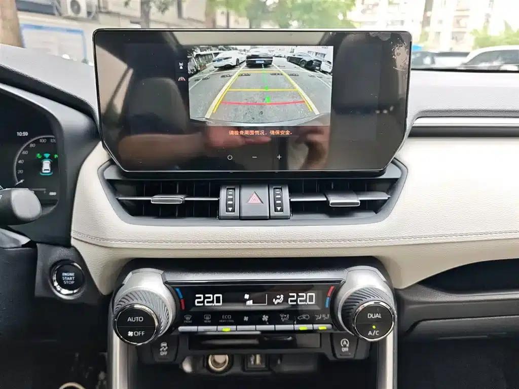 2022 Toyota RAV4 2.0L CVT 4WD Luxury PLUS Edition — миниатюра 15