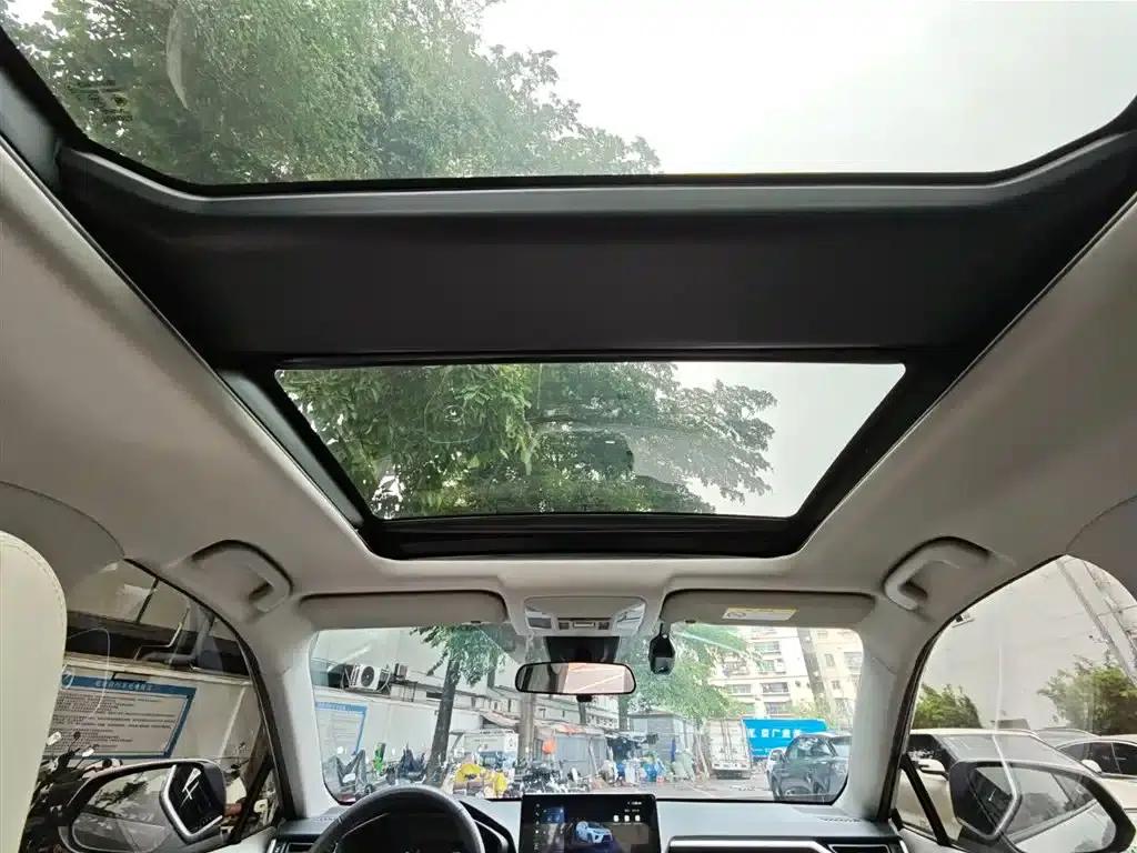 2022 Toyota RAV4 2.0L CVT 4WD Luxury PLUS Edition — миниатюра 20