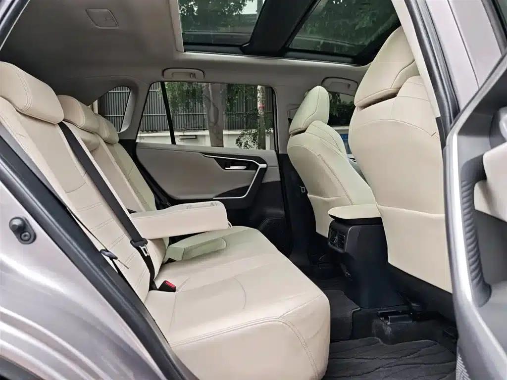 2022 Toyota RAV4 2.0L CVT 4WD Luxury PLUS Edition — миниатюра 25