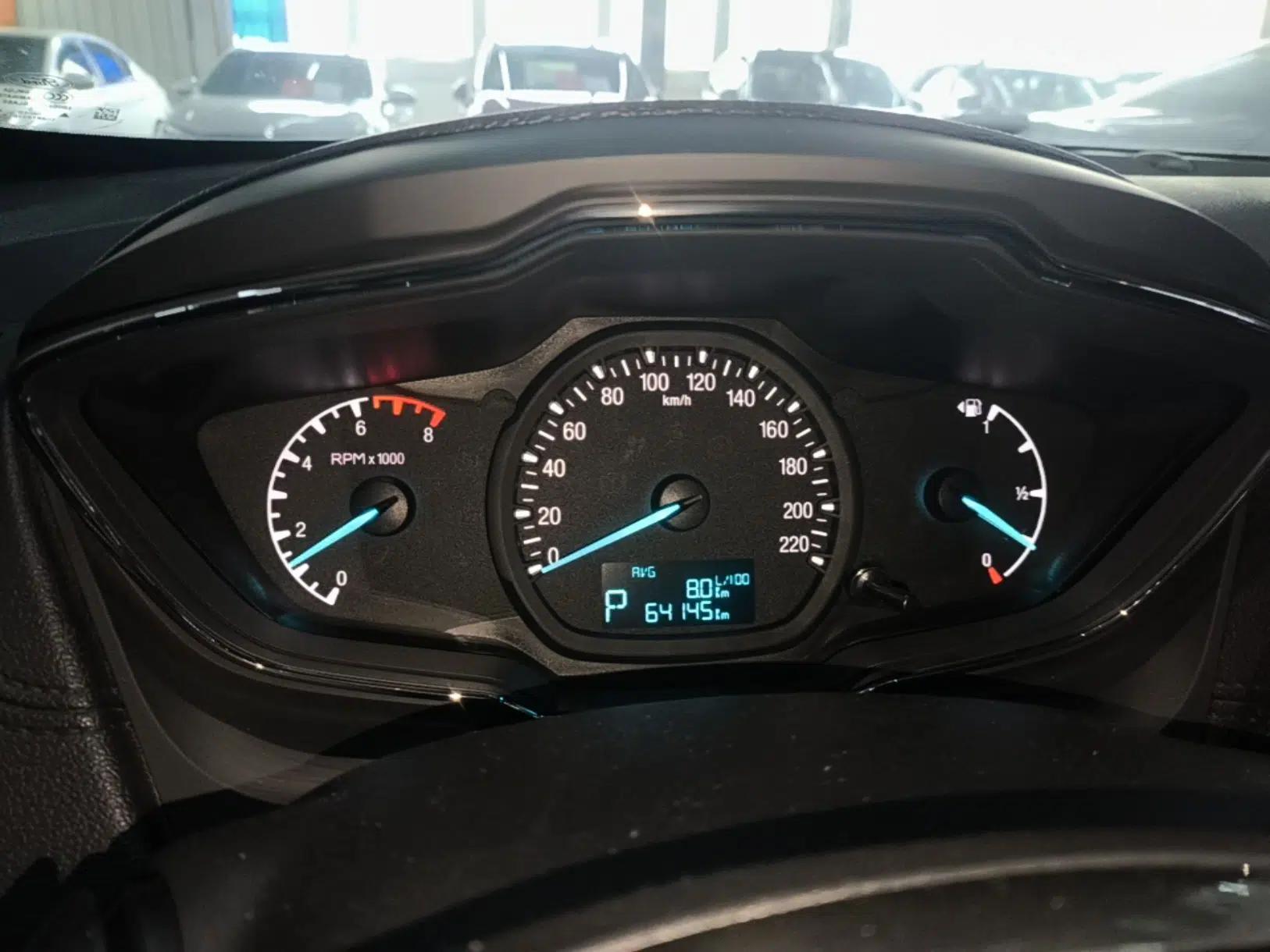 Ford Escort 2015 1.5L Automatic Fashion Model — миниатюра 19