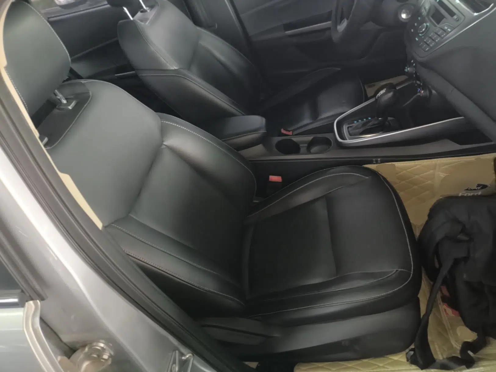 Ford Escort 2015 1.5L Automatic Fashion Model — миниатюра 24