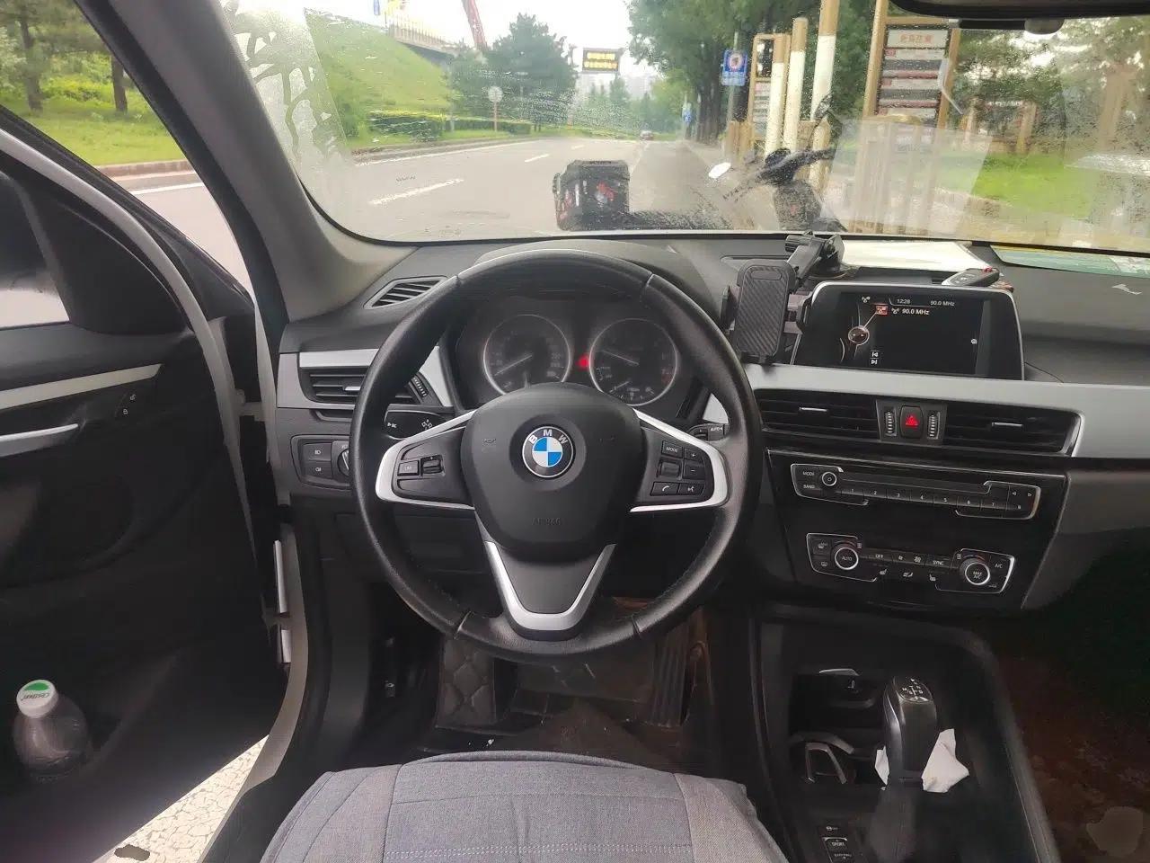 BMW X1 2016 sDrive18Li Fashion Model — миниатюра 10
