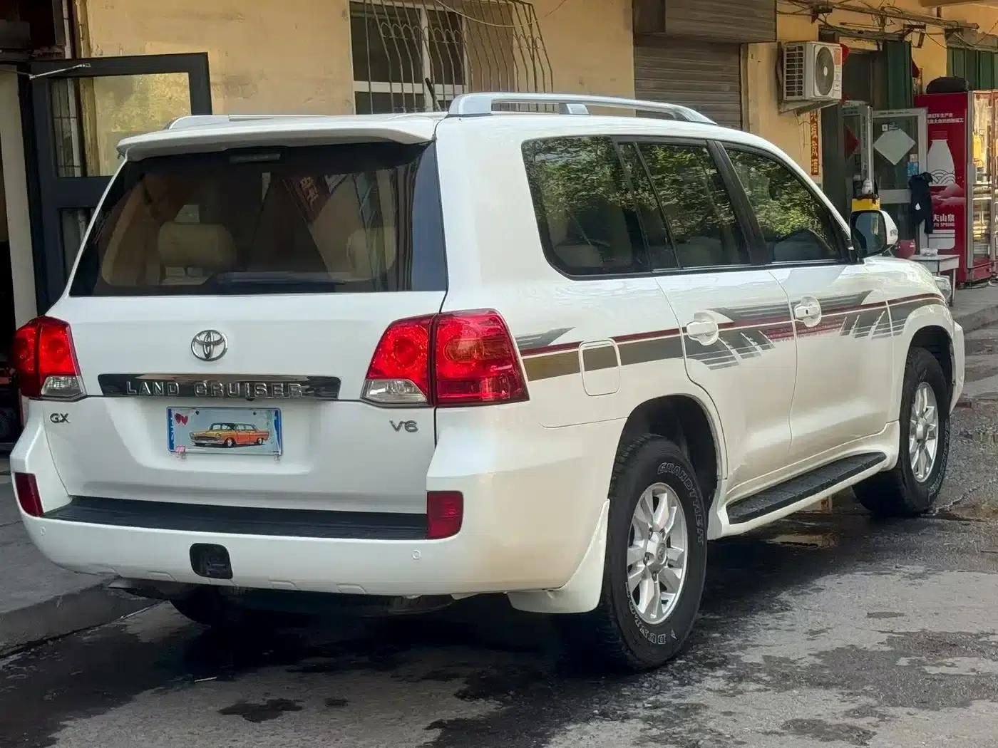 2013 Land Cruiser (Imported) 4.0L Automatic — миниатюра 9