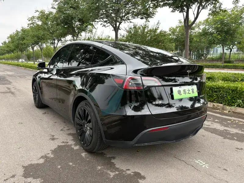 Model Y 2023 Rear-Wheel Drive — миниатюра 5