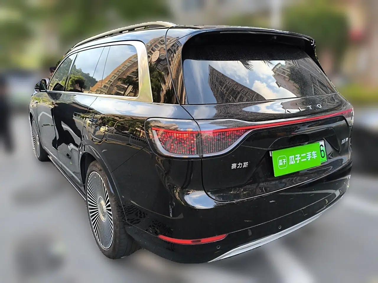 Hima AITO M9 2024 Range-Extended Max Edition 42 kWh 6-Seater Version — миниатюра 4