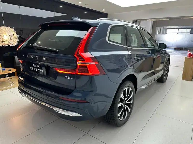 2025 Volvo XC60 B5 AWD Inscription Luxury Edition — миниатюра 5