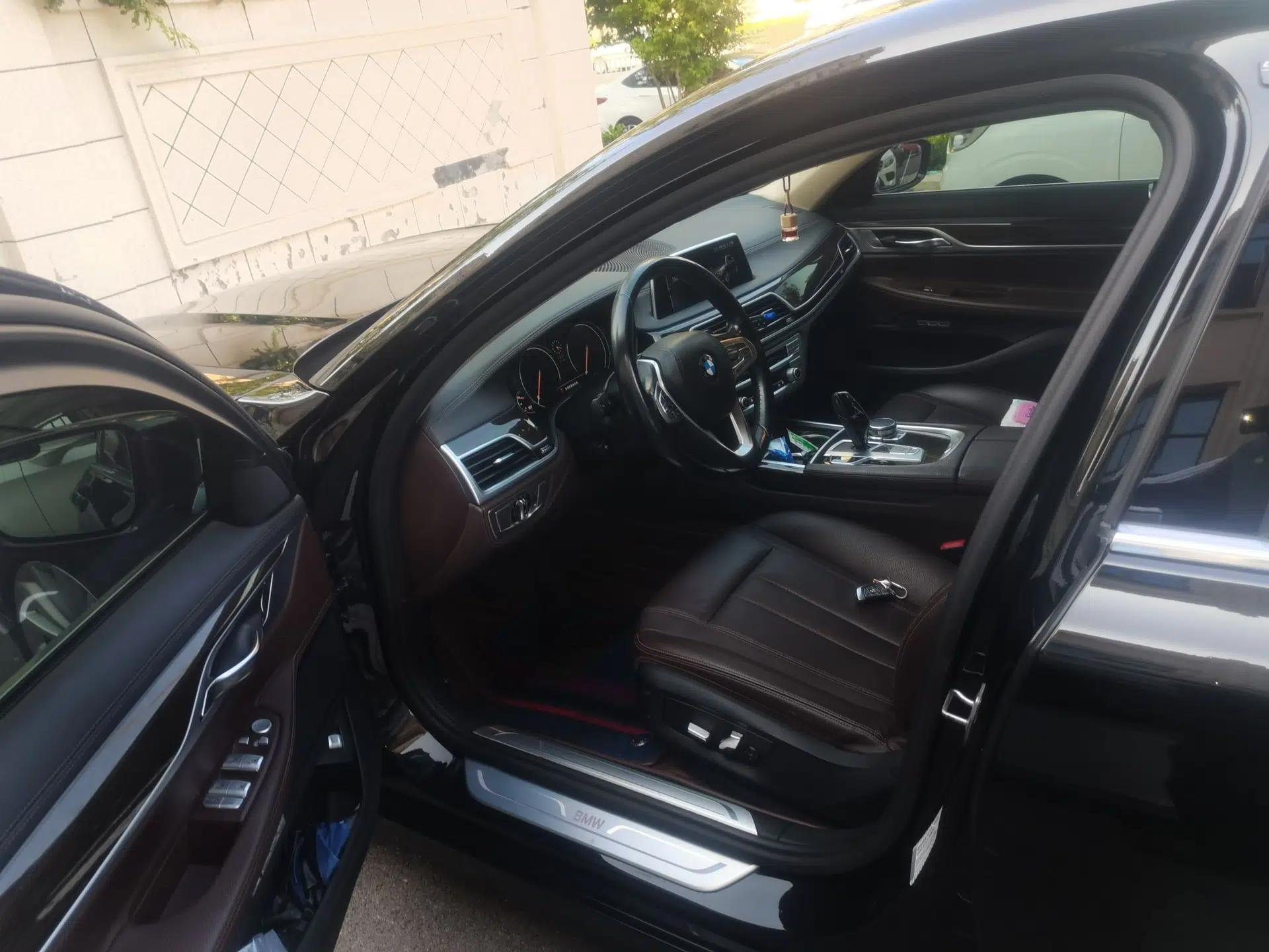 BMW 7 Series 2017 730Li Leading Model — миниатюра 16