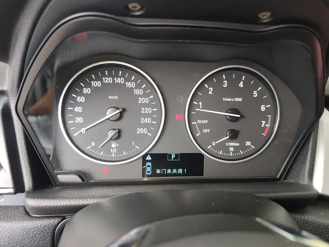 BMW 2 Series Active Tourer 2016 220i Luxury Edition — миниатюра 11