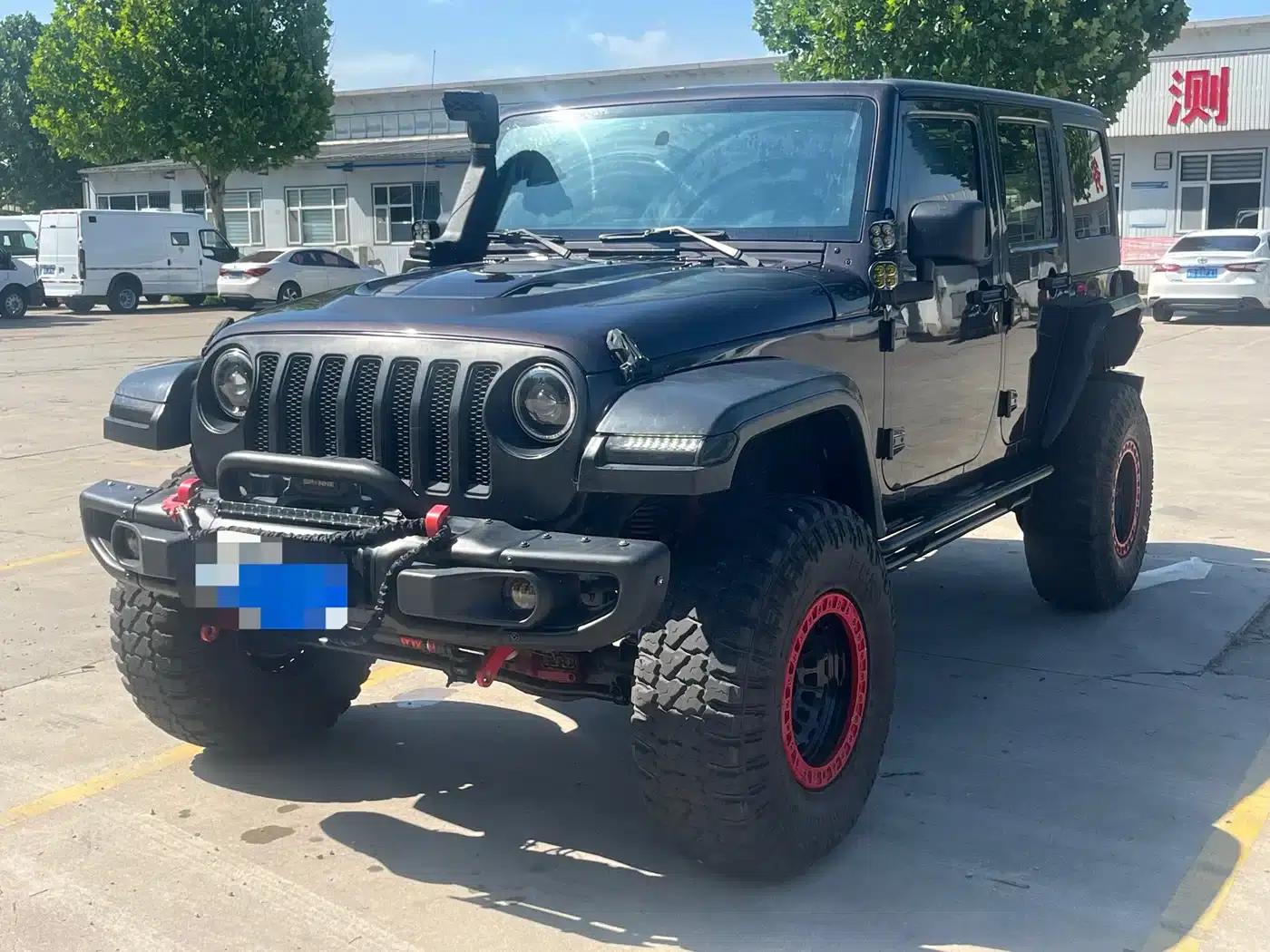 2013 Jeep Wrangler 3.6L Sahara 4-Door — миниатюра 1