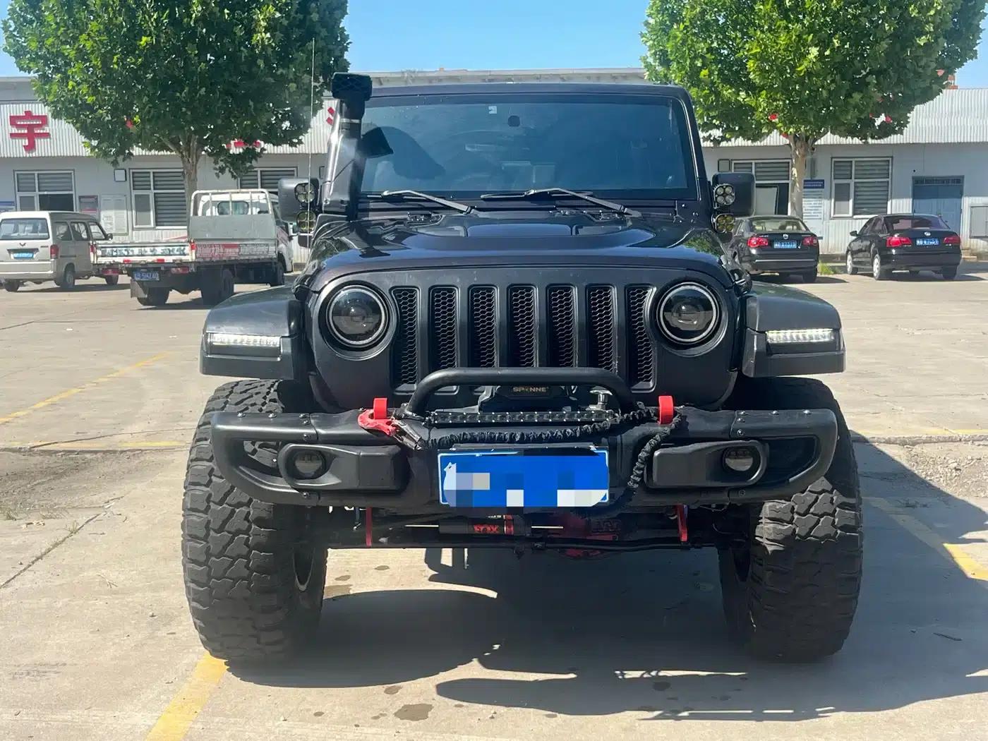 2013 Jeep Wrangler 3.6L Sahara 4-Door — миниатюра 2