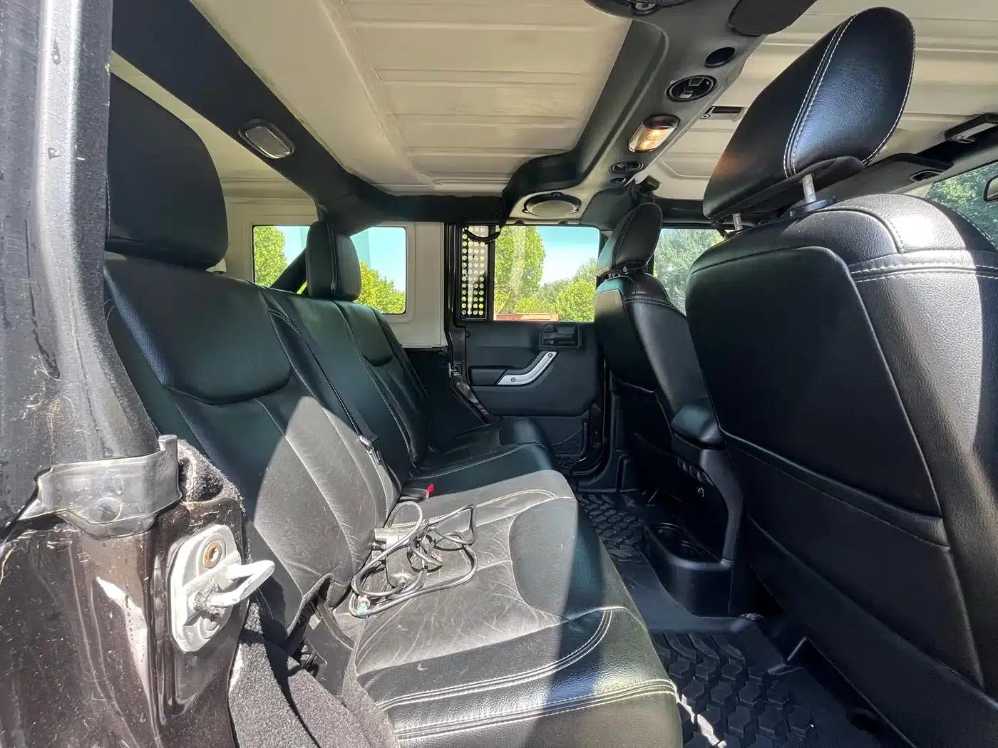 2013 Jeep Wrangler 3.6L Sahara 4-Door — миниатюра 7