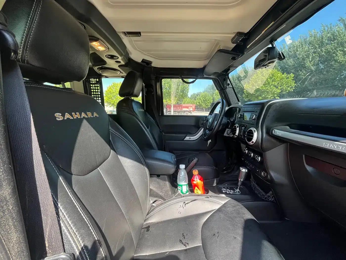 2013 Jeep Wrangler 3.6L Sahara 4-Door — миниатюра 9