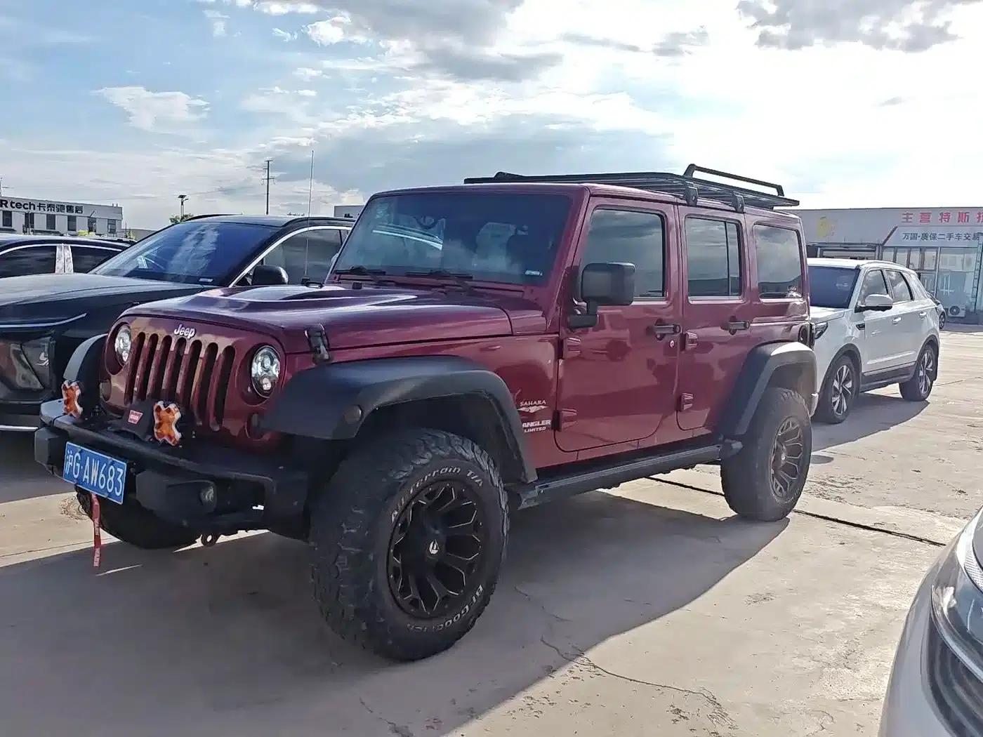 2012 Jeep Wrangler 3.6L Sahara 4-Door — миниатюра 1