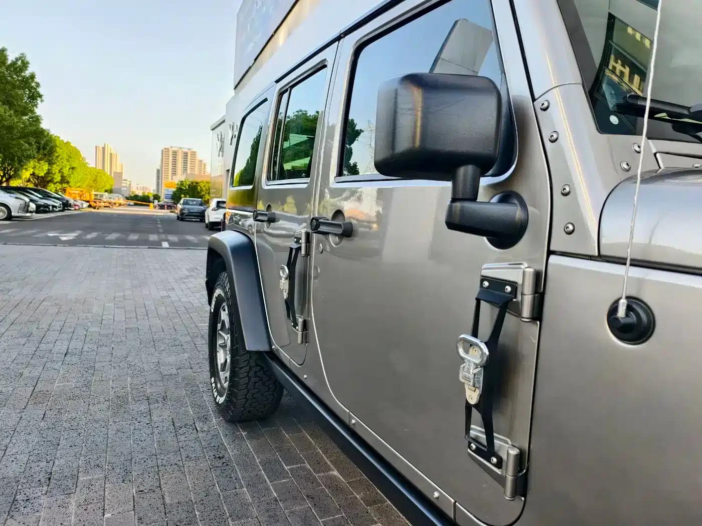 2013 Jeep Wrangler 3.6L Rubicon 4-Door — миниатюра 10