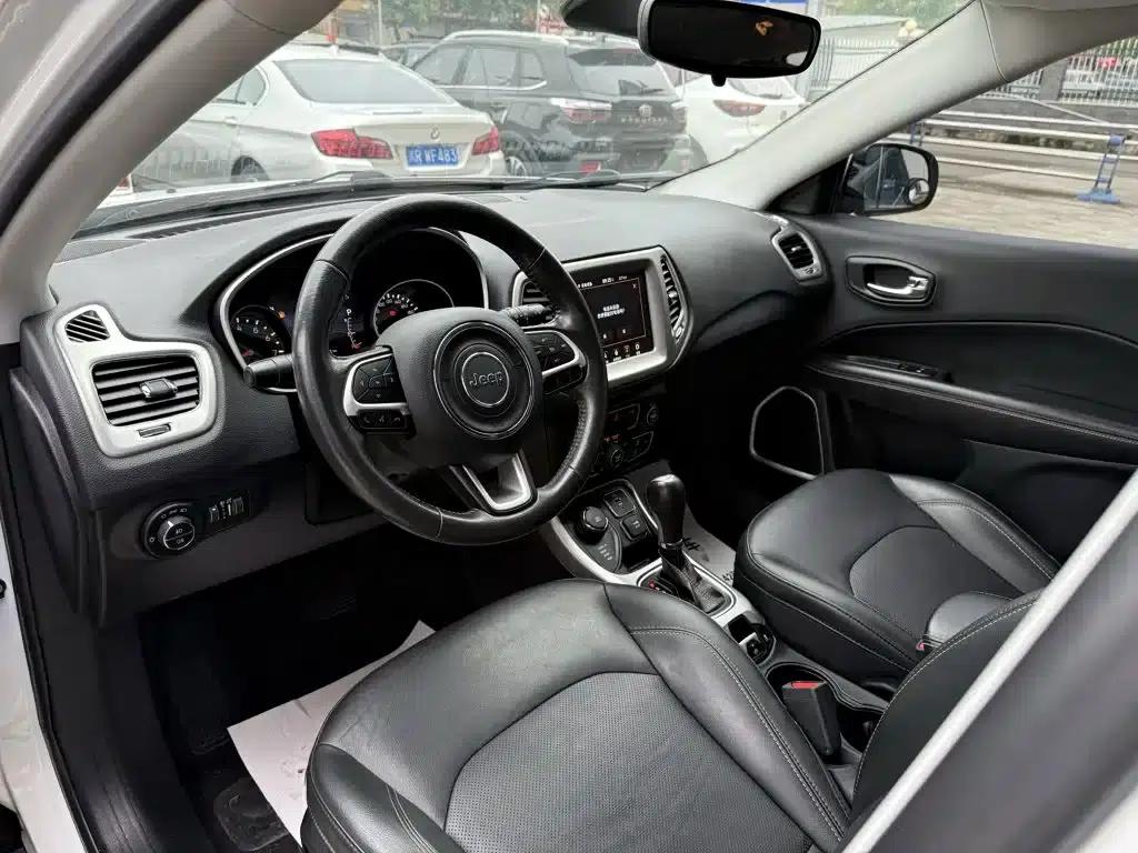 Jeep Compass 2017 200T Automatic Family Enjoyment 4WD Edition — миниатюра 6