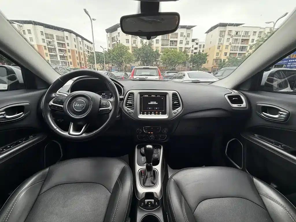 Jeep Compass 2017 200T Automatic Family Enjoyment 4WD Edition — миниатюра 10
