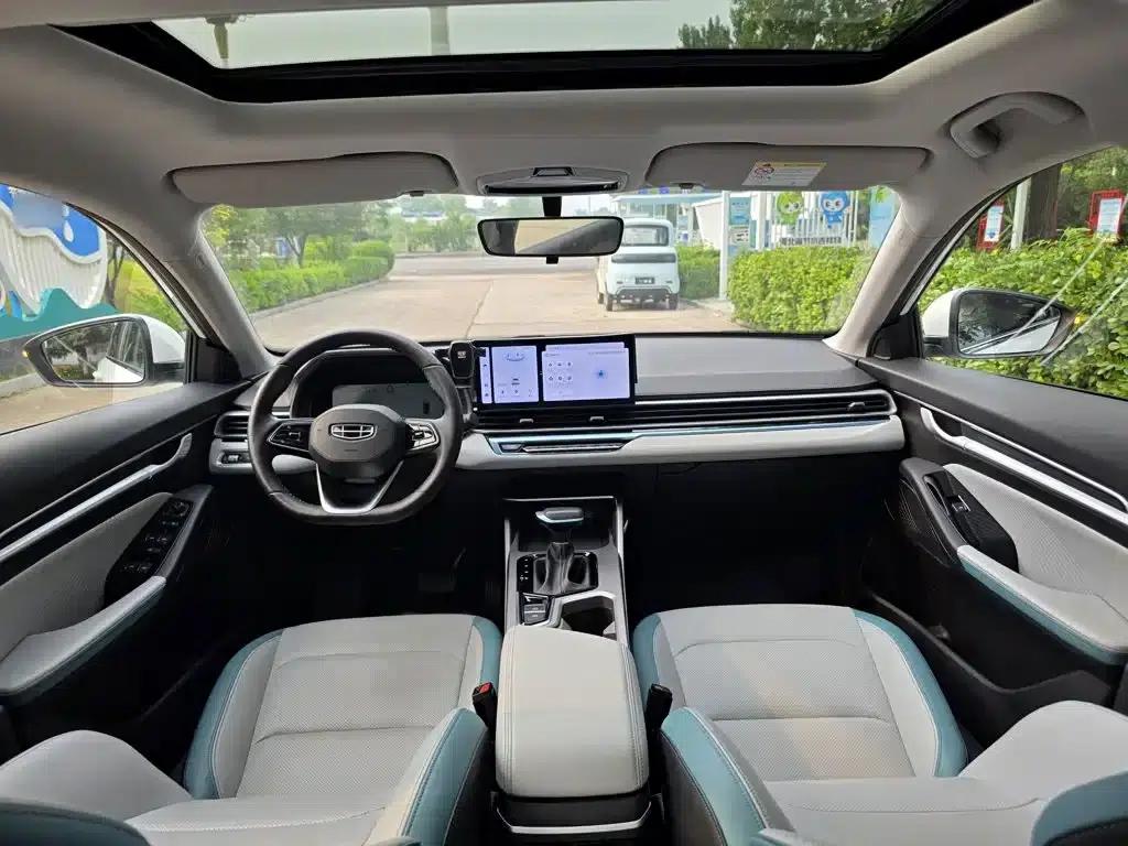 Geely Emgrand 2023 4th Generation Champion Edition 1.5L CVT Flagship Model — миниатюра 12