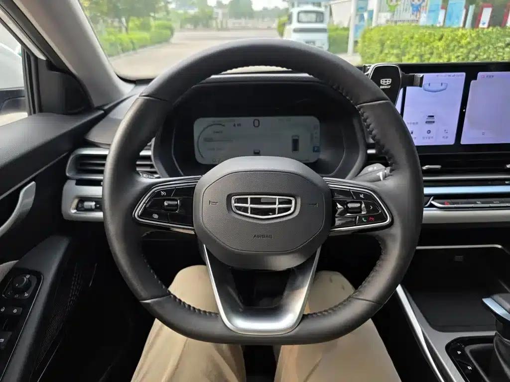 Geely Emgrand 2023 4th Generation Champion Edition 1.5L CVT Flagship Model — миниатюра 16