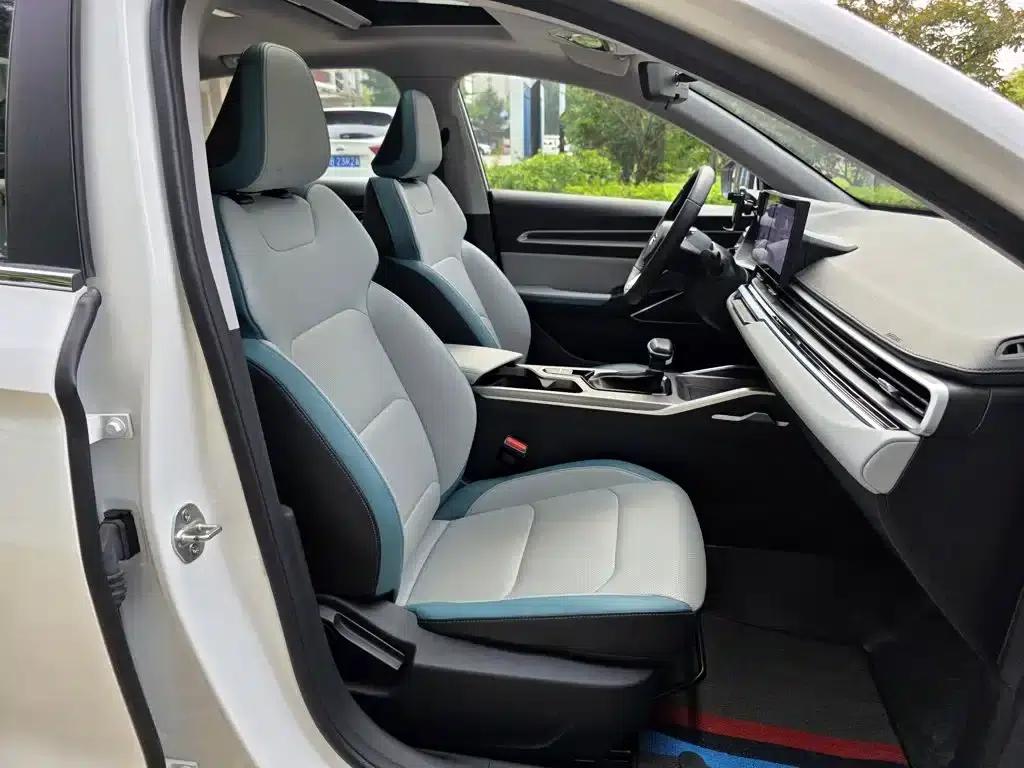 Geely Emgrand 2023 4th Generation Champion Edition 1.5L CVT Flagship Model — миниатюра 21