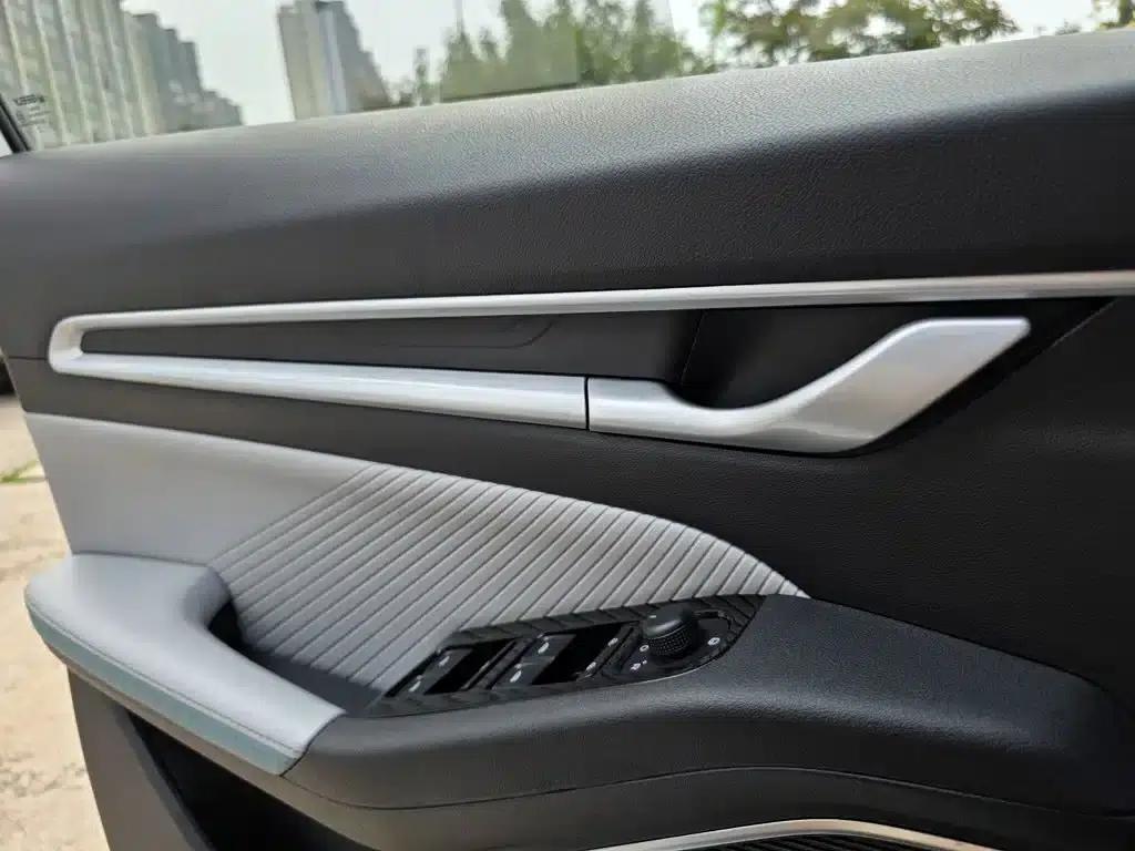 Geely Emgrand 2023 4th Generation Champion Edition 1.5L CVT Flagship Model — миниатюра 24