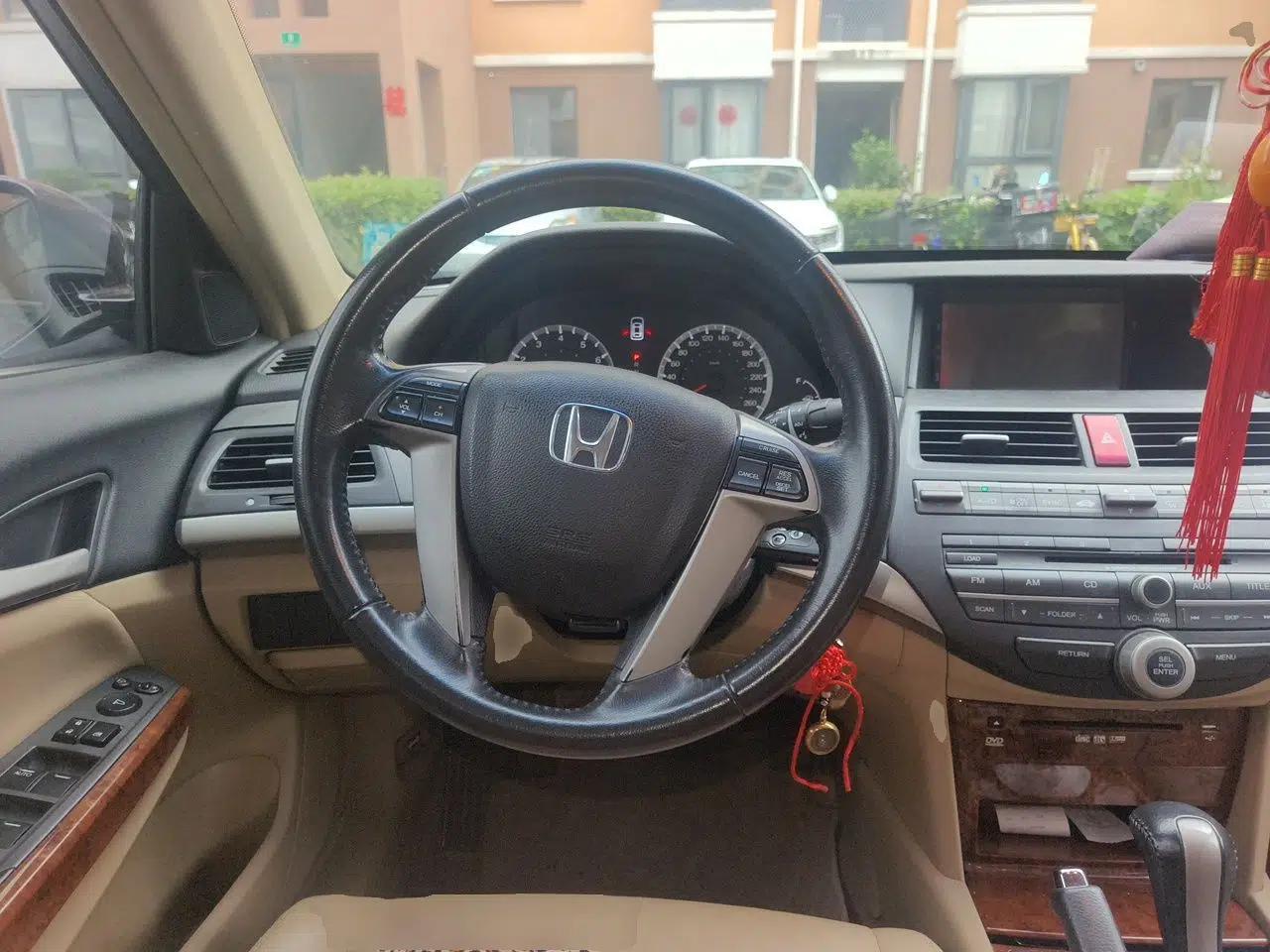 Honda Accord 2011 2.0L EX — миниатюра 10