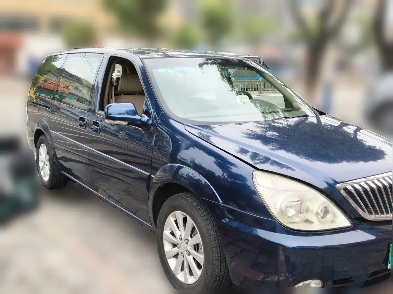 Buick GL8 2011 2.4L CT Comfort Edition — миниатюра 3