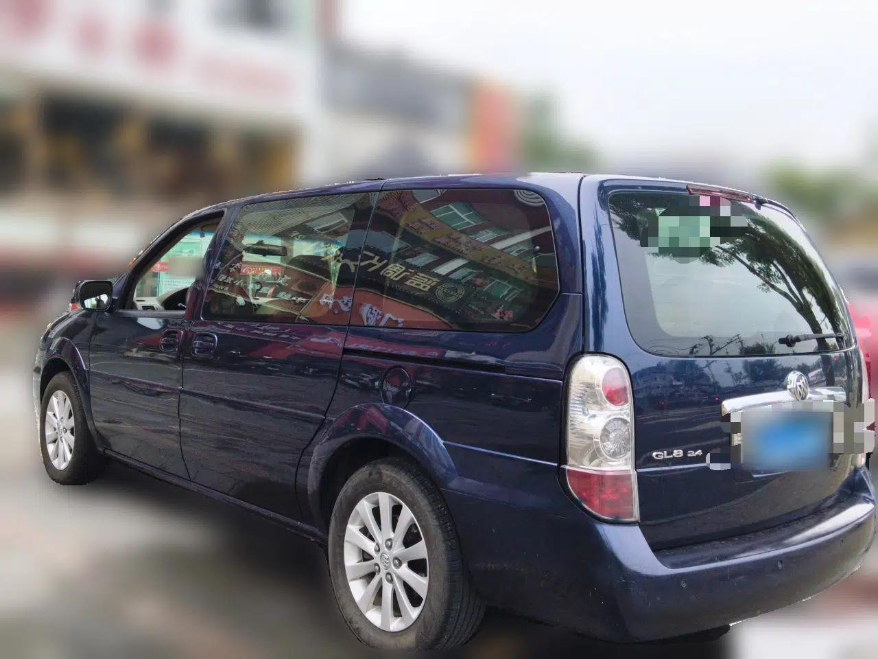 Buick GL8 2011 2.4L CT Comfort Edition — миниатюра 4